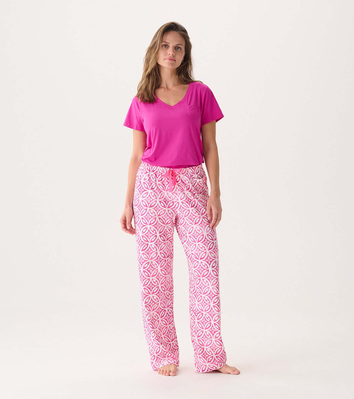 Agrandir l'image de Ensemble de pyjama t-shirt et pantalon interchangeables pour femme - Lotus roses d’inspiration mandala