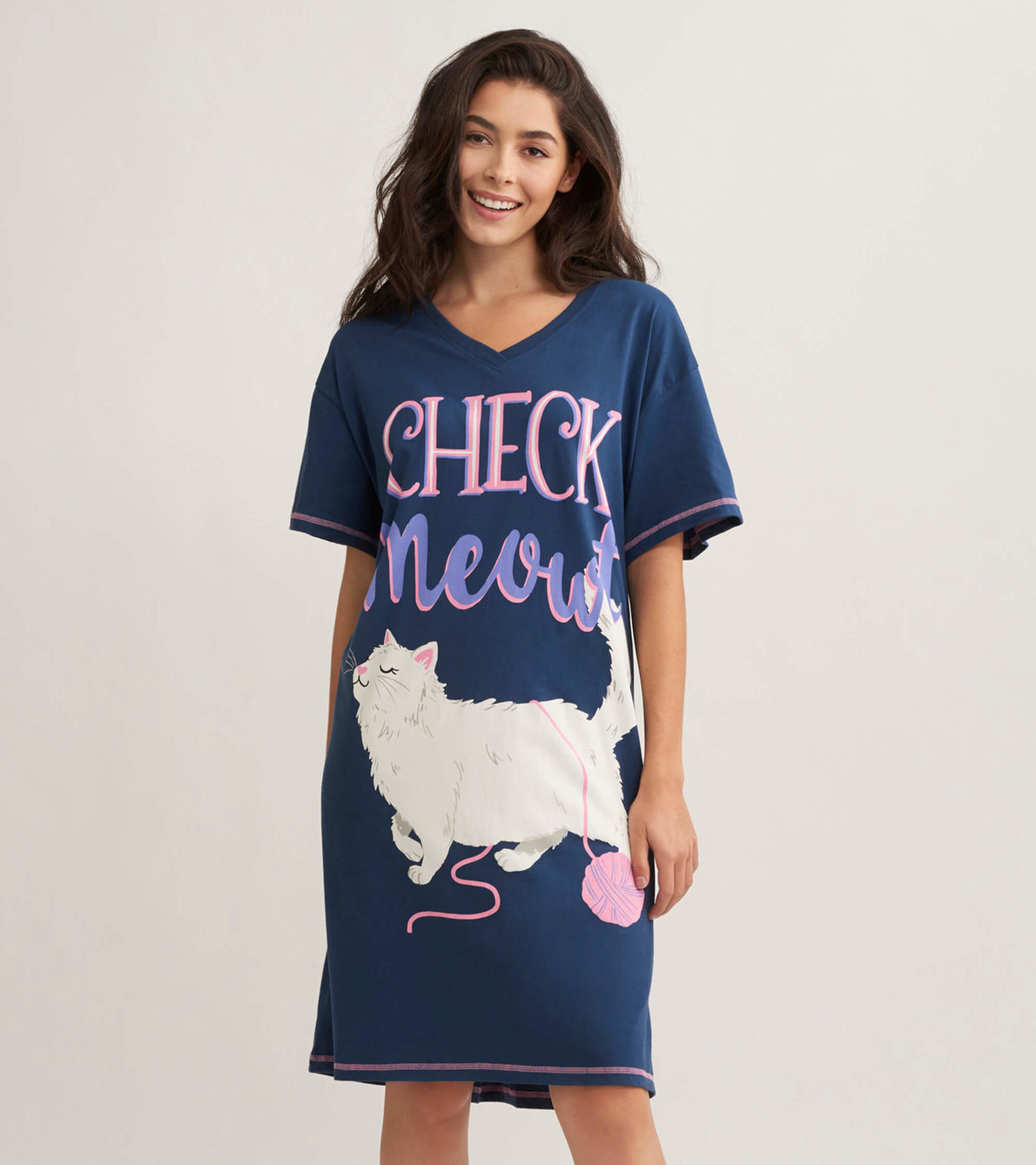 Agrandir l'image de Chemise de nuit pour femme – Chat « Check Meowt »