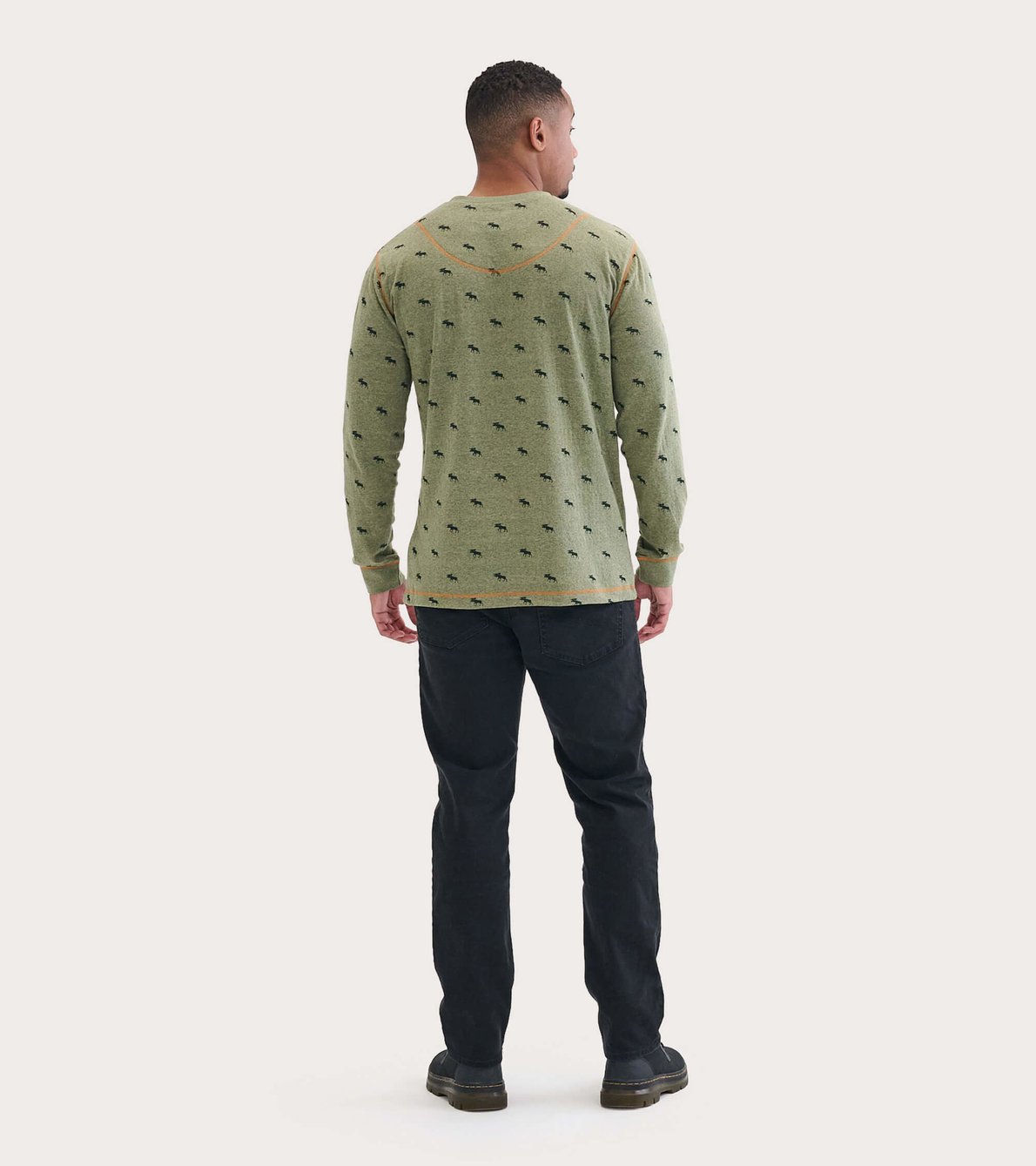 Agrandir l'image de T-shirt à manches longues pour homme, collection Heritage – Orignal sur fond vert forêt