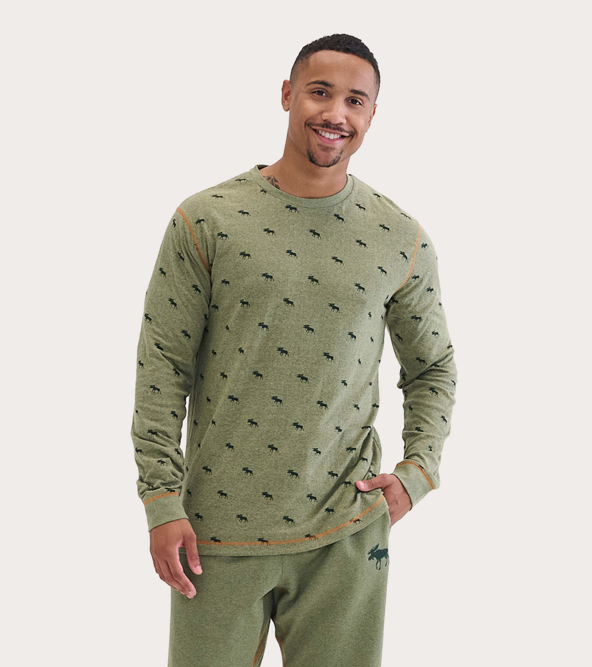 Agrandir l'image de T-shirt à manches longues pour homme, collection Heritage – Orignal sur fond vert forêt