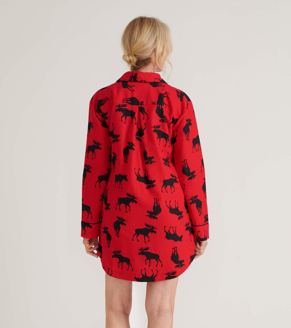 Agrandir l'image de Chemise de nuit en flanelle pour femme – Orignaux sur fond rouge
