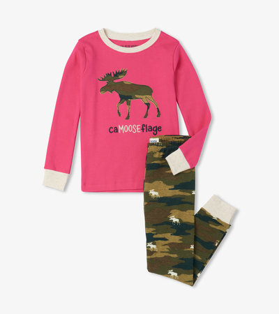 Pyjama à appliqué pour enfant – Orignal sur fond rose et motif camouflage