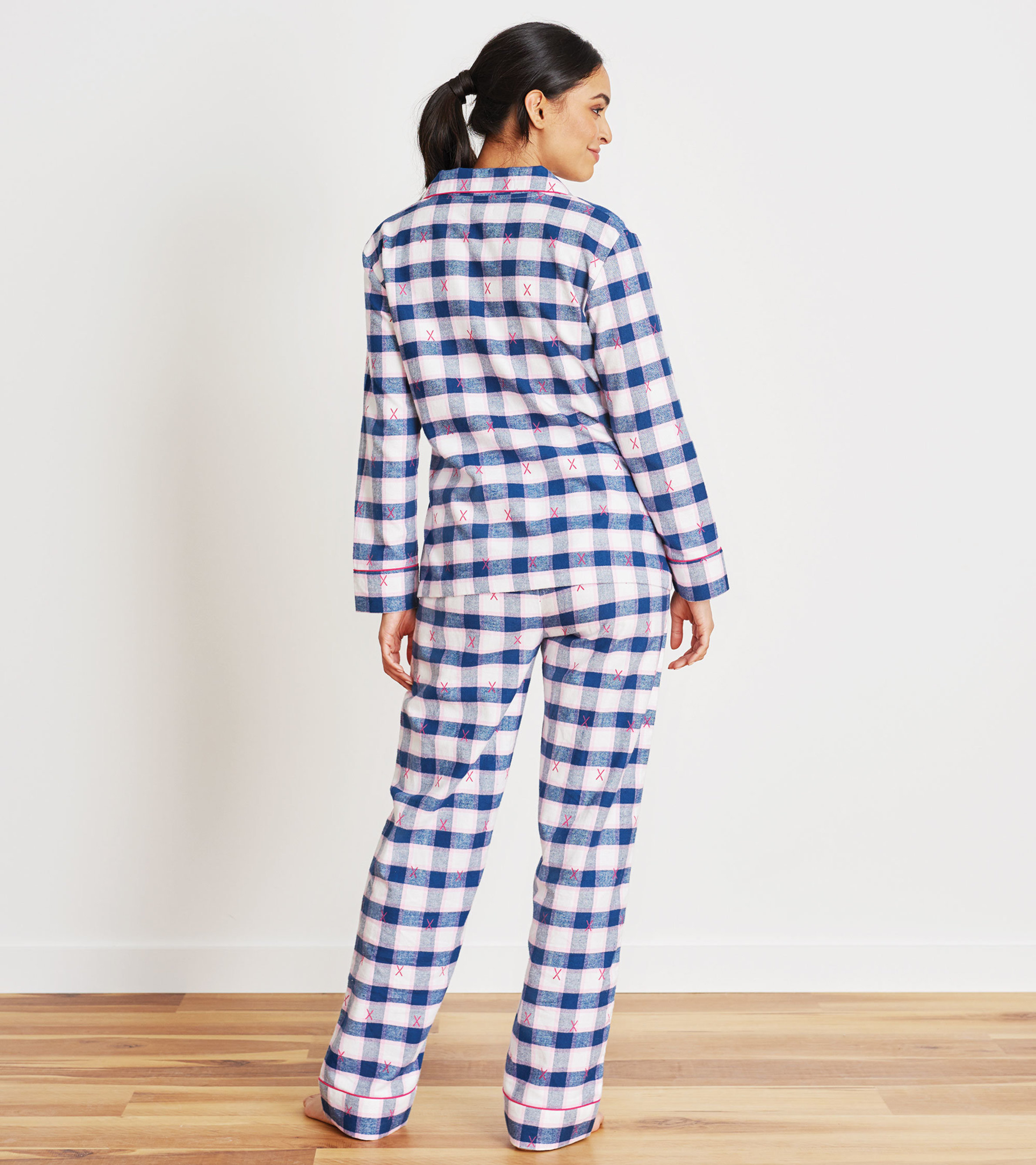 Ski Holiday Plaid Women's Flannel Pajama Set - Little Blue House CA